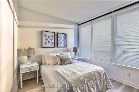 Photo 9 at 611 - 19 Bathurst Street, Waterfront Communities C1, Toronto
