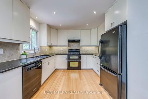 Photo 9 at 475 Underwood Crescent, WO West, Oakville