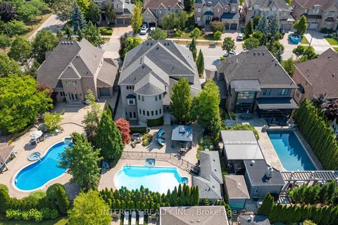 Photo 2 at 118 Park Ridge Drive, Kleinburg, Vaughan
