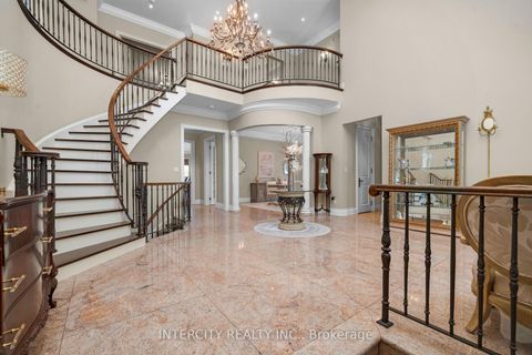 Photo 4 at 118 Park Ridge Drive, Kleinburg, Vaughan