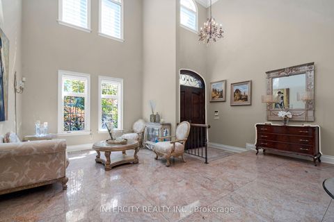 Photo 5 at 118 Park Ridge Drive, Kleinburg, Vaughan