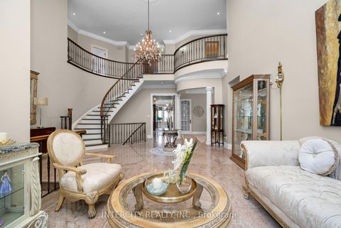 Photo 6 at 118 Park Ridge Drive, Kleinburg, Vaughan