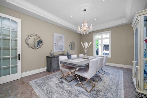 Photo 7 at 118 Park Ridge Drive, Kleinburg, Vaughan