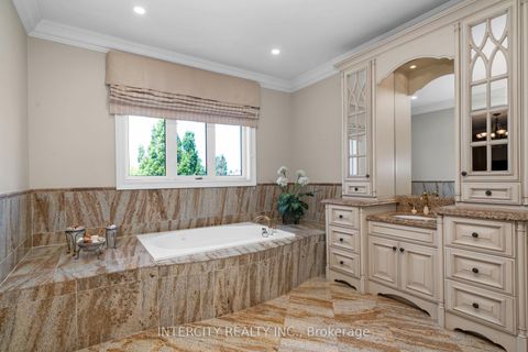 Photo 24 at 118 Park Ridge Drive, Kleinburg, Vaughan