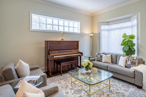 Photo 5 at 203 Hunterwood Chase, Rural Vaughan, Vaughan