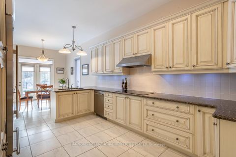 Photo 8 at 203 Hunterwood Chase, Rural Vaughan, Vaughan
