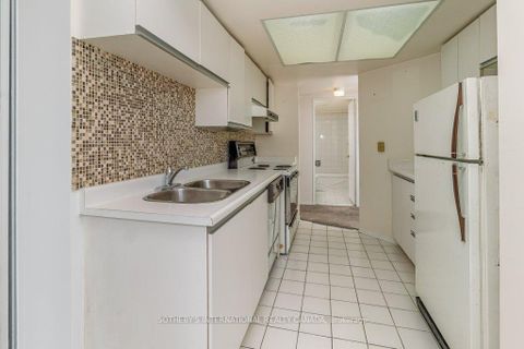 Photo 10 at 1105 - 30 Holly Street, Mount Pleasant West, Toronto