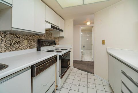 Photo 11 at 1105 - 30 Holly Street, Mount Pleasant West, Toronto
