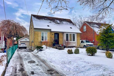 Photo 3 at 17 Athabaska Avenue, Newtonbrook East, Toronto