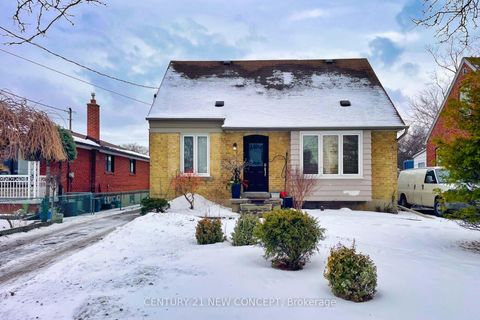 Photo 4 at 17 Athabaska Avenue, Newtonbrook East, Toronto