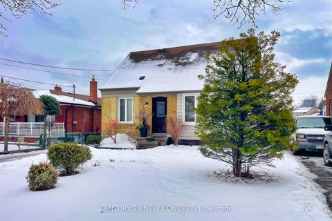 Photo 5 at 17 Athabaska Avenue, Newtonbrook East, Toronto
