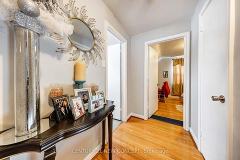 Photo 20 at 17 Athabaska Avenue, Newtonbrook East, Toronto