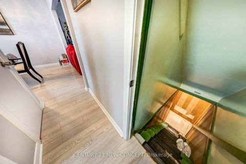 Photo 25 at 17 Athabaska Avenue, Newtonbrook East, Toronto