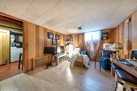 Photo 27 at 17 Athabaska Avenue, Newtonbrook East, Toronto