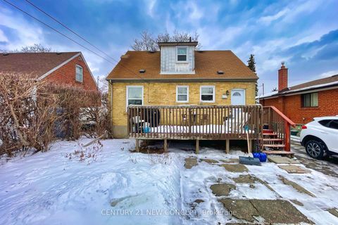 Photo 29 at 17 Athabaska Avenue, Newtonbrook East, Toronto