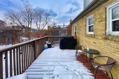 Photo 31 at 17 Athabaska Avenue, Newtonbrook East, Toronto