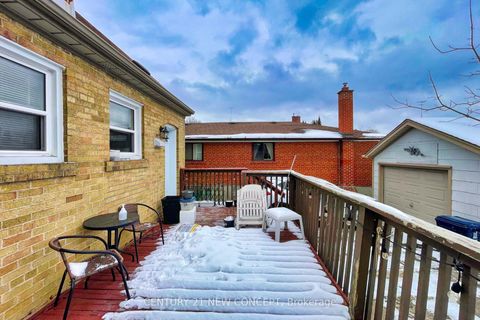 Photo 32 at 17 Athabaska Avenue, Newtonbrook East, Toronto