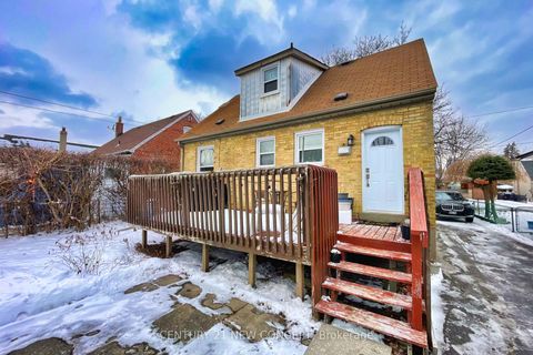 Photo 34 at 17 Athabaska Avenue, Newtonbrook East, Toronto