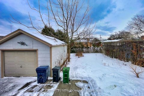 Photo 35 at 17 Athabaska Avenue, Newtonbrook East, Toronto