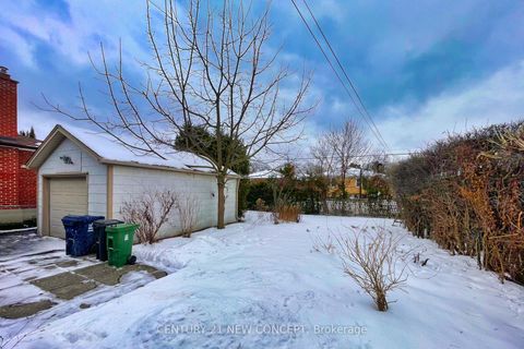 Photo 37 at 17 Athabaska Avenue, Newtonbrook East, Toronto