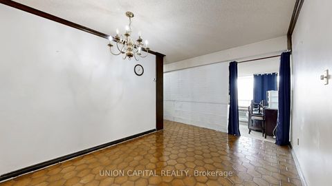 Photo 4 at 913 - 31 Four Winds Drive, York University Heights, Toronto