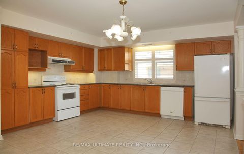 Photo 11 at 307 - 2500 Rutherford Road, Maple, Vaughan