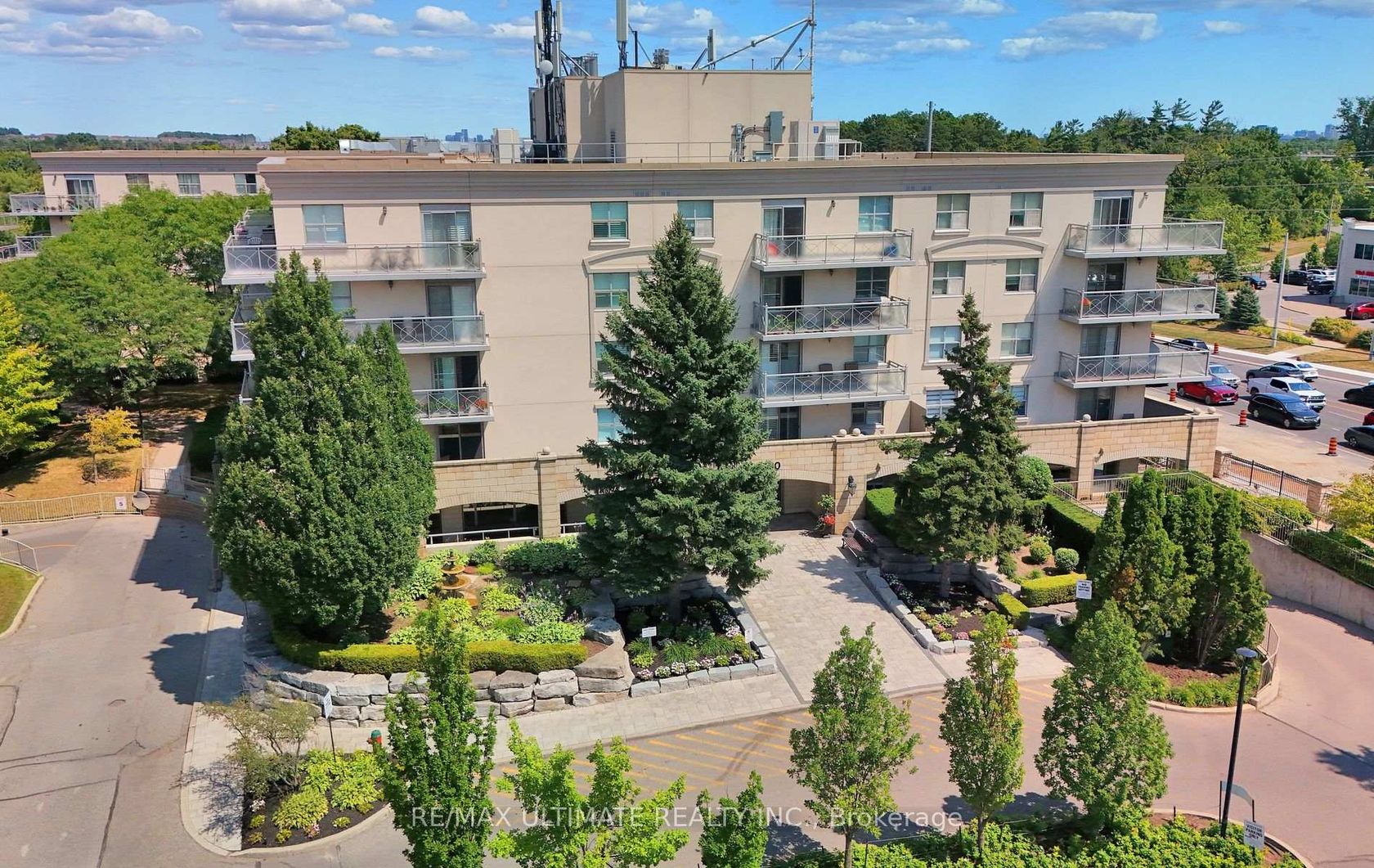 307 - 2500 Rutherford Road, Maple, Vaughan 
