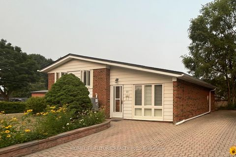 Photo 1 at 87 Pandora Circle, Woburn, Toronto