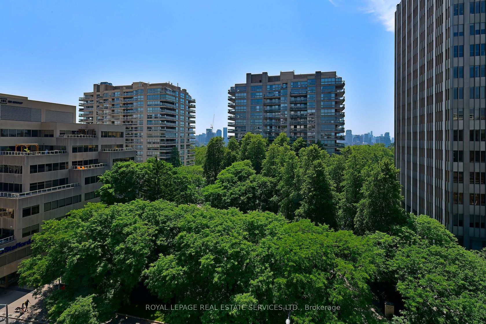 905 - 1 Deer Park Crescent, St. Clair, Toronto 