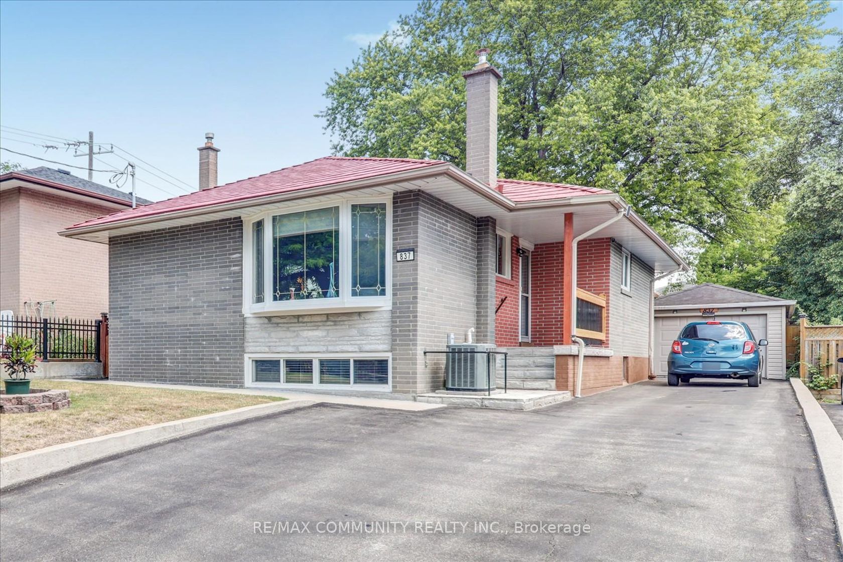 837 Scarborough Golf Club Road, Woburn, Toronto 