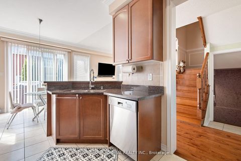 Photo 20 at 11 Thistle Avenue, Jefferson, Richmond Hill