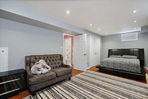 Photo 30 at 11 Thistle Avenue, Jefferson, Richmond Hill