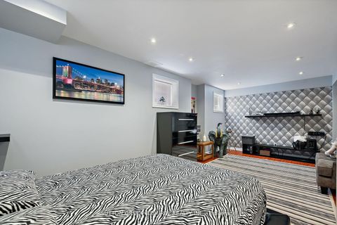 Photo 32 at 11 Thistle Avenue, Jefferson, Richmond Hill