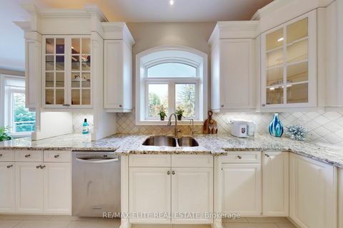 Photo 7 at 59 Carisbrooke Circle, Bayview Southeast, Aurora