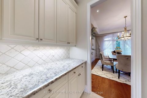 Photo 9 at 59 Carisbrooke Circle, Bayview Southeast, Aurora