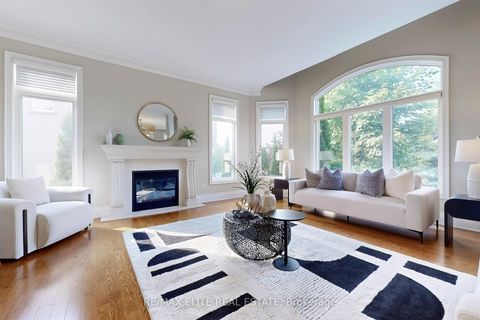 Photo 10 at 59 Carisbrooke Circle, Bayview Southeast, Aurora