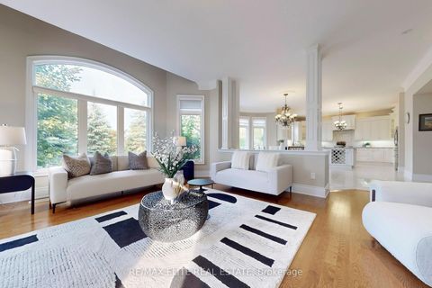 Photo 13 at 59 Carisbrooke Circle, Bayview Southeast, Aurora