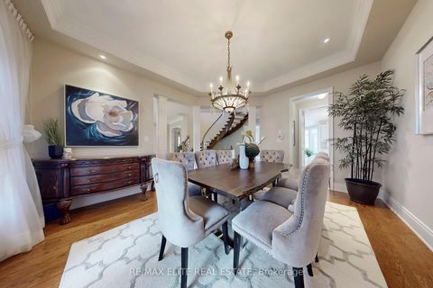 Photo 18 at 59 Carisbrooke Circle, Bayview Southeast, Aurora