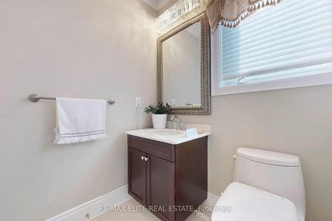 Photo 25 at 59 Carisbrooke Circle, Bayview Southeast, Aurora