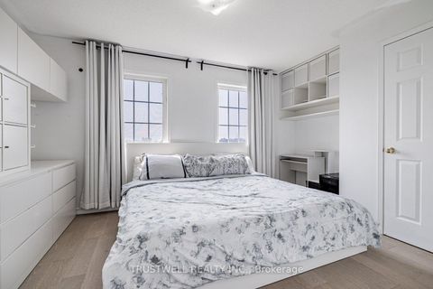 Photo 8 at 127 Torbarrie Road, CFB, Toronto