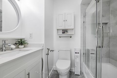 Photo 9 at 127 Torbarrie Road, CFB, Toronto