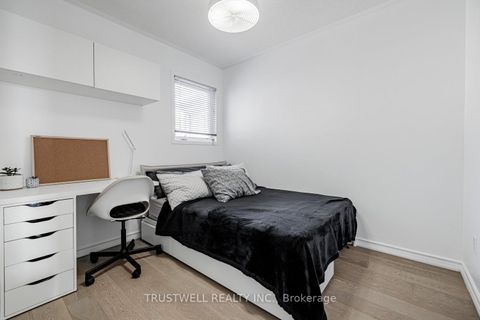 Photo 12 at 127 Torbarrie Road, CFB, Toronto