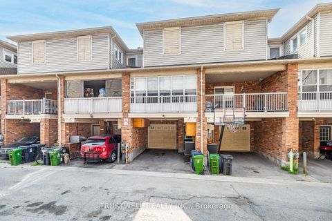 Photo 17 at 127 Torbarrie Road, CFB, Toronto