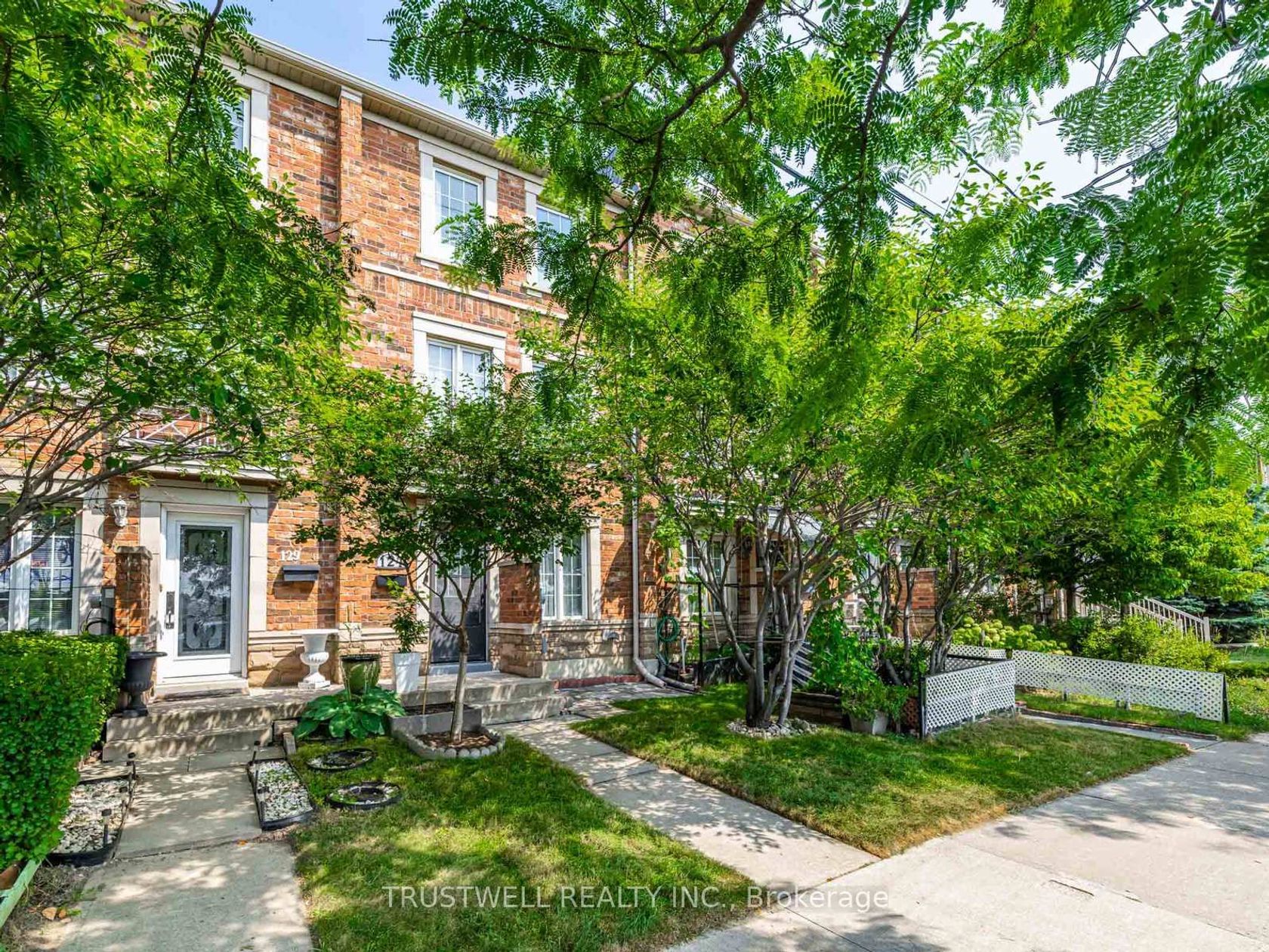 127 Torbarrie Road, CFB, Toronto 