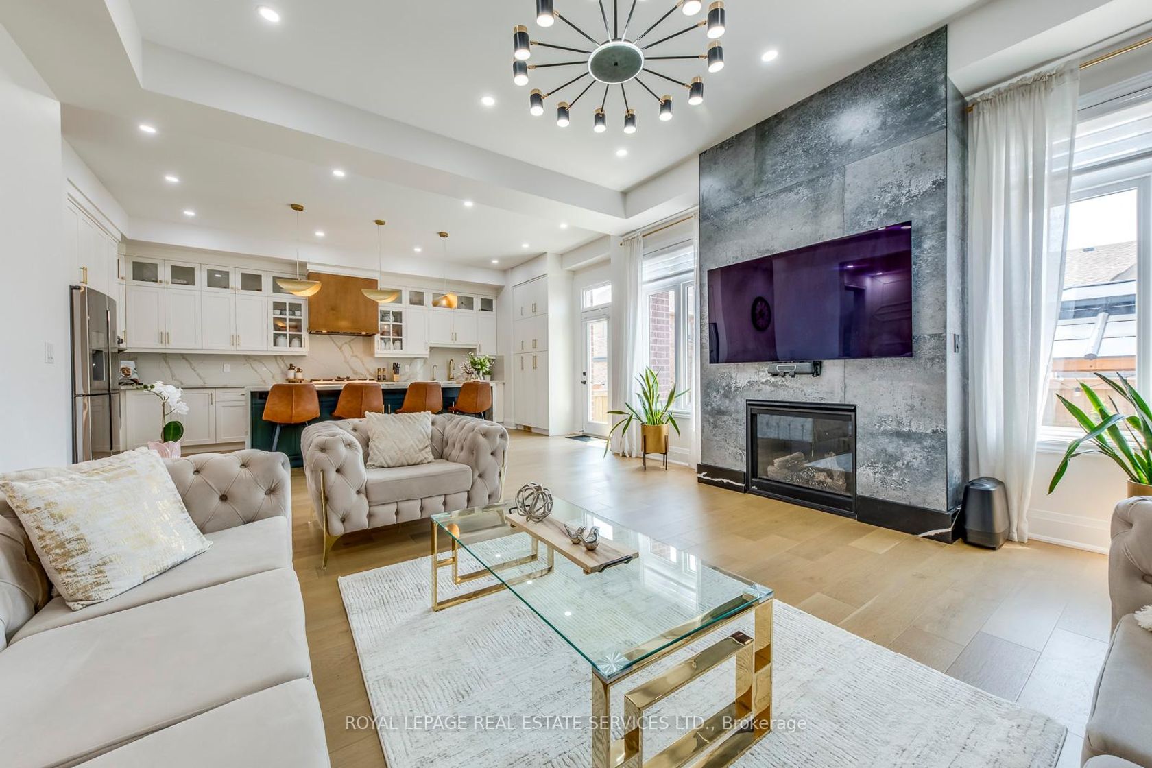 3450 Post Road, GO Glenorchy, Oakville 