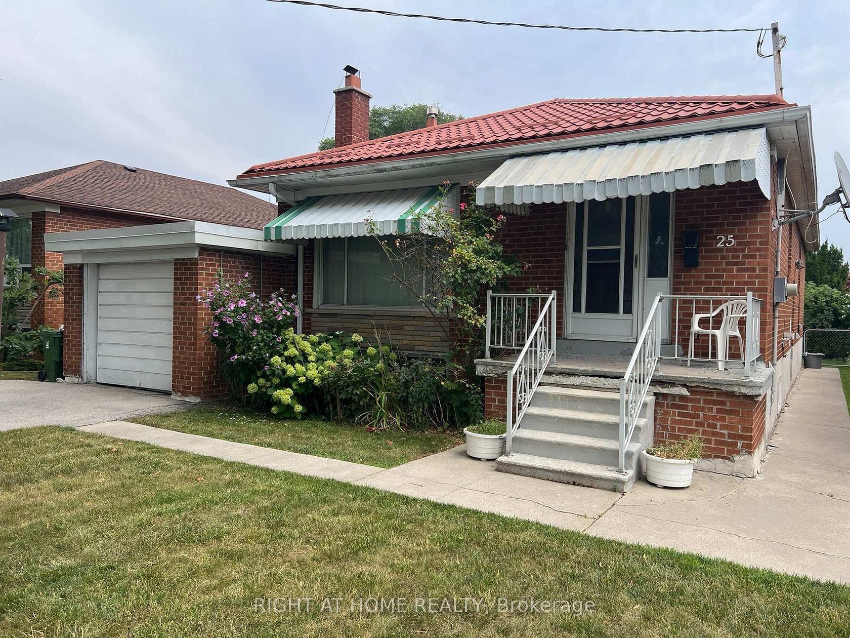 25 Heatherglen Road, Clairville, Toronto 