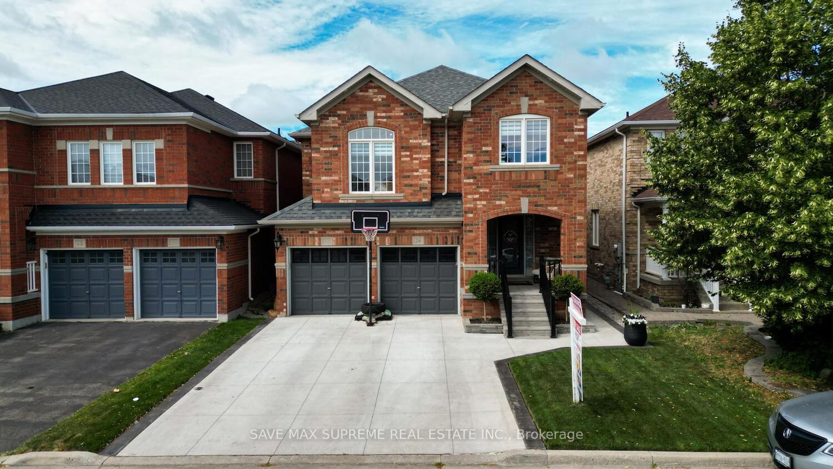 24 Silver Egret Road, Fletcher's Meadow, Brampton 2