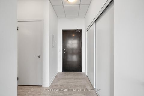 Photo 5 at 403 - 10376 Yonge Street, Crosby, Richmond Hill Photo 5 at 403 - 10376 Yonge Street, Crosby, Richmond Hill