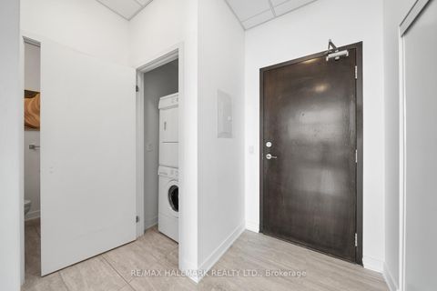 Photo 6 at 403 - 10376 Yonge Street, Crosby, Richmond Hill