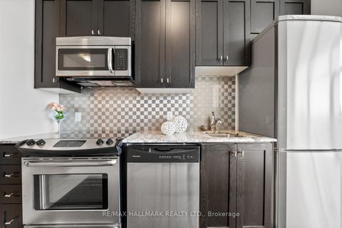 Photo 10 at 403 - 10376 Yonge Street, Crosby, Richmond Hill